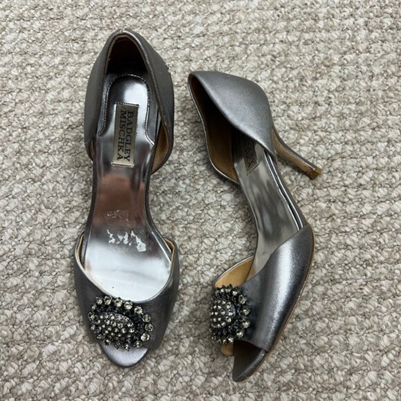 Badgley Mischka Shoes - Badgley Mischka Petrina silver Satin Heels size 8.5